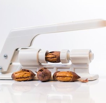 PECAN CRACKERS